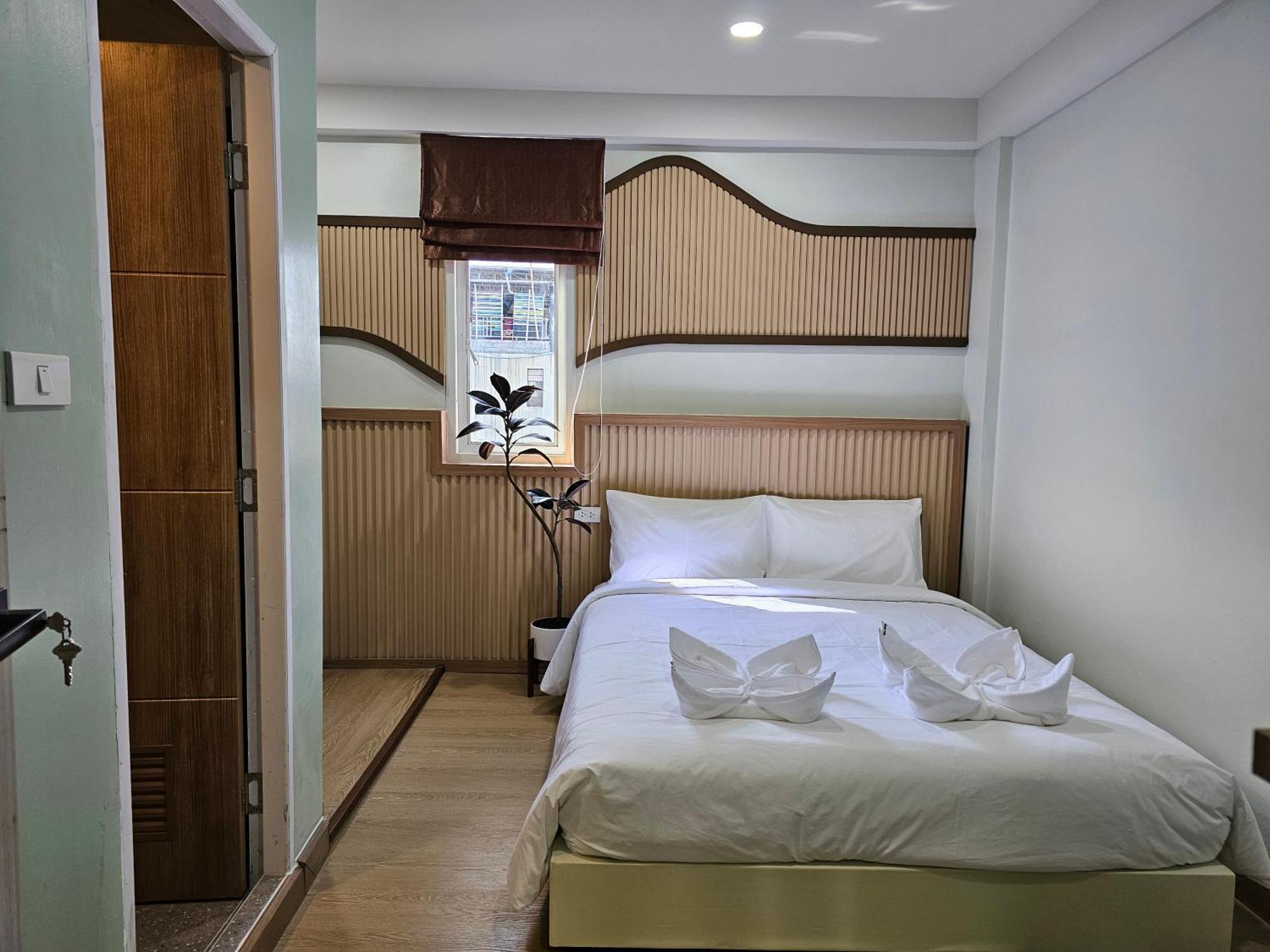 Lub Nai Hostel Patong Quarto foto