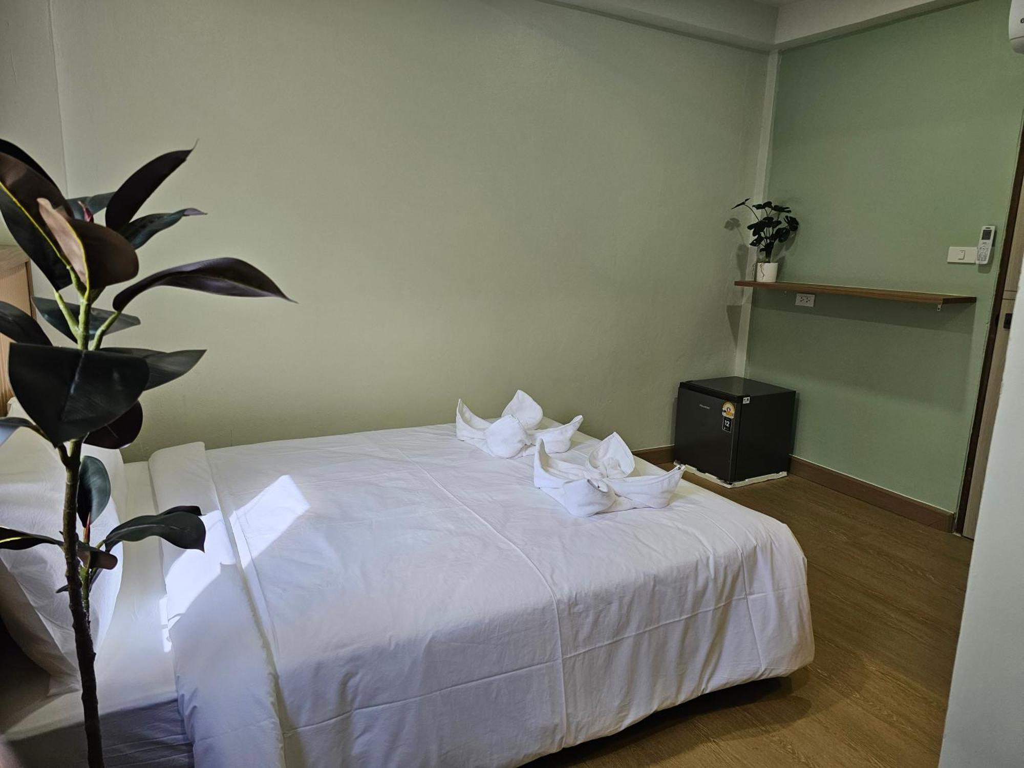 Lub Nai Hostel Patong Quarto foto