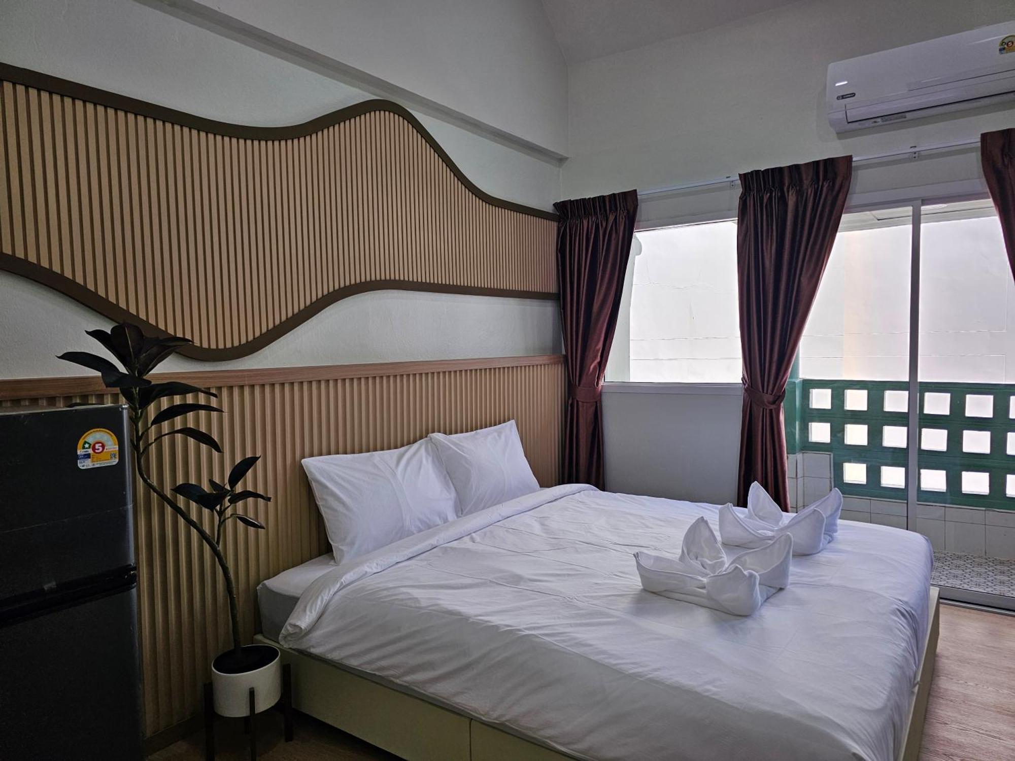 Lub Nai Hostel Patong Quarto foto